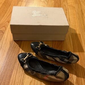 Burberry Women's Classic Ballerina Flats Size 38
